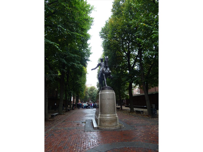 Statue to Paul Revere